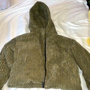 Ribbed army green puffer jacket